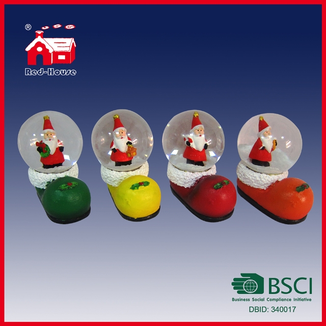 Polyresin Water Snow Globe Christmas Shoes and Santa Claus Decoration with LEDs