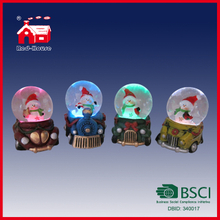 Hot Style Polyresin Christmas Water Globes Gifts