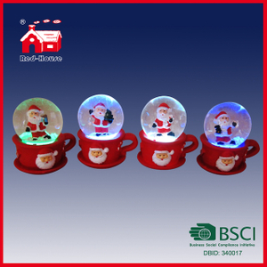 Wholesale Polyresin LED Snow Globe Christmas Santa Claus Snow Globe on Cup Base