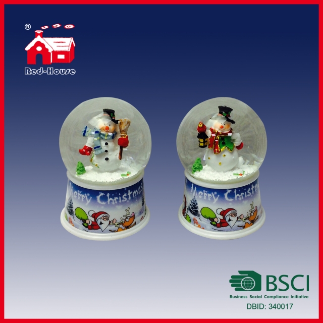 2016 Chinese Factory Handmade Carved Resin Lovely Panda Snow Globe with LED Lights